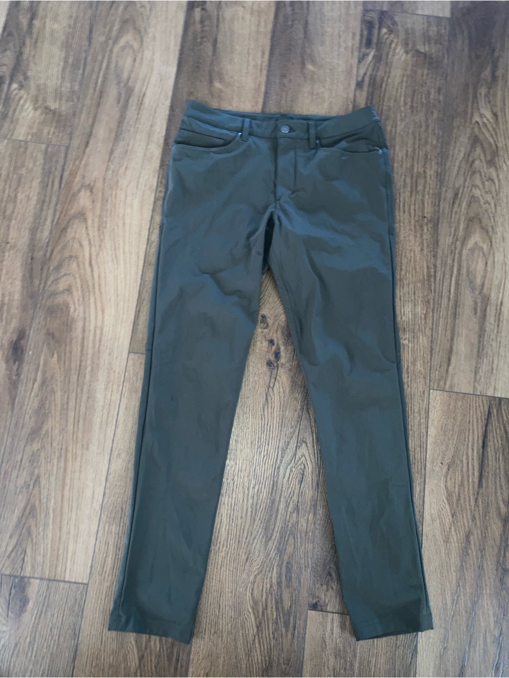 Lululemon women’s Olive Green dress pants size 30